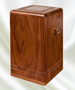 Urne funéraire en bois durable en forme de croix sculptée à la main pour contenir des cendres funéraires humaines et animales Urne funéraire en bois à forte demande Vente chaude - Product Image 4