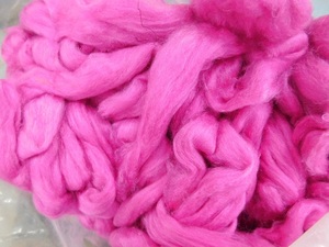 เส้นไหมทัสซาห์หลากสี ผลิตจากวัสดุรีไซเคิล เป็นมิตรต่อสิ่งแวดล้อม เหมาะสำหรับงานปั่นด้าย ทอผ้า และร้านขายเส้นด้าย - ขนาดและสีตามสั่ง - Product Image 5