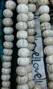Cuentas de Coco Recicladas Hechas a Mano y Ecológicas, Fabricadas con Cáscaras de Coco en Tamaños y Colores Personalizados para Tiendas de Abalorios - Product Image 6