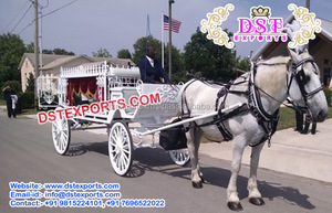 Carruaje Fúnebre Moderno de Diseño Personalizado con Remolque de Caballos, en Color a Elección, con Materiales de Metal y Madera - Product Image 3