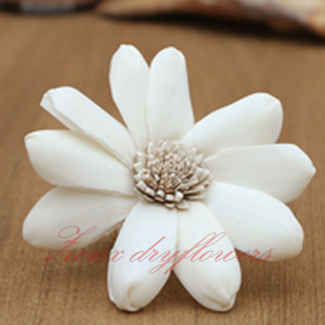 Decoración de Flores Artificiales de Madera de Balsa Hecha a Mano, Estilo Indio Elegante, para Navidad y San Valentín - Product Image 3