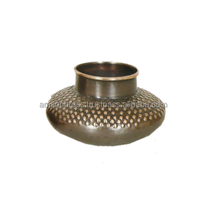 Mesa decorativa perforada dorada, tazón de fruta con acabado antiguo - Product Image 2