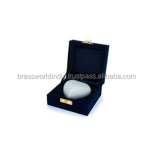 Trinity White Heart souvenir crémation Urn pour les cendres humaines de Brassworld fournitures commémoratives indiennes - Product Image 1