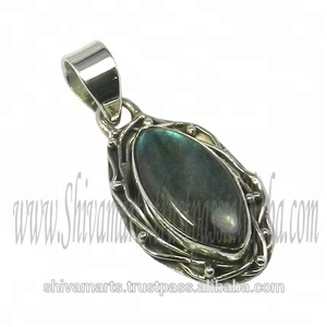 Le plus récent Style Vintage bleu Labradorite pierres précieuses pendentif émeraude coupe diamant fait à la main indien argent bijoux fins avec placage d'or - Product Image 2