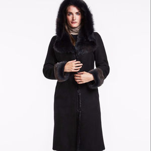 Manteau/Poncho en cuir d'agneau véritable de luxe Valeriano Romano pour femmes, teint en pièce - Product Image 1