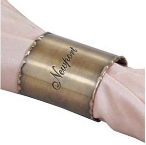 Rond de serviette rond fait à la main décoratif en métal support de concepteur cristaux de Table de fête de mariage matériel en bois stocké rond de serviette en laiton - Product Image 1