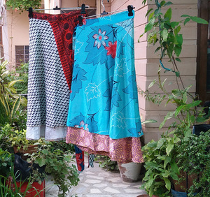 กระโปรงผ้าถุงส่าหรีผ้าไหมศิลปะสองชั้น - Product Image 3