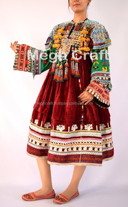 Vestido étnico Balochi bordado a mano, seda de Kuchi, bordado de borlas, vestido étnico Kuchi, monedas Banjara - Product Image 4