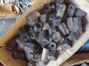 Fabricant de charbon de bois à base de sciure de bois du Vietnam |   Haute densité, faible teneur en cendres, exportation mondiale - Product Image 6