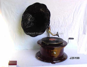 Gramófono de Metal Pintado de Negro con Base Redonda de Madera, Decoración para el Hogar, Gramófono para Sala de Estar - Product Image 2