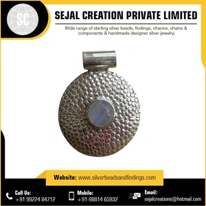 Pendentif en pierres précieuses en argent sterling 925 de meilleure qualité Bijoux de fournisseur indien de luxe avec pendentifs à breloque à motif numérique - Product Image 4