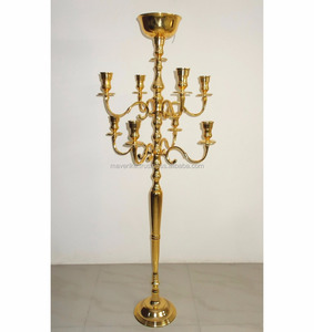 Candélabre décoratif en métal à 9 bras plaqué or avec bol à fleurs pour les décorations de réception de fête et de cérémonie - Product Image 1