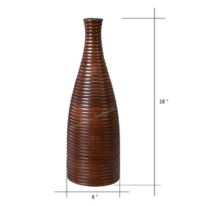 Vase élégant en bois naturel sculpté à la main Vase décoratif à fleurs de grande taille pour le bureau à domicile du principal fabricant et exportateur indien - Product Image 3