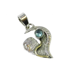 Pendentif en forme de cœur en argent sterling 925 pour femmes élégantes Topaze bleue Or Prix de gros Bijoux fins Pendentifs et breloques - Product Image 1