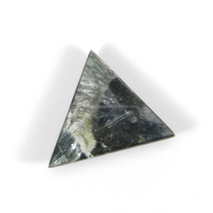 Seraphinite 23x20mm Triangle Cabochon 12.40 Cts Pierre précieuse naturelle verte en vrac pour la fabrication de bijoux - Product Image 4