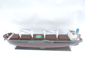 Barco modelo de madera pintado hecho a mano europeo, regalo de negocios para entusiastas de la Náutica para compras a granel - Product Image 2