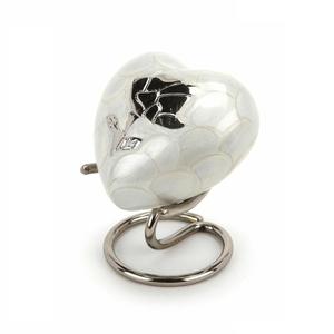 Urna de cremación de corazón rojo con soporte, suministros funerarios, Brassworld, India - Product Image 1