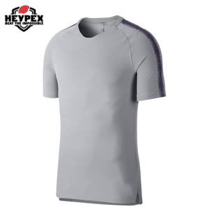 Camiseta de fútbol personalizada al por mayor 2025, uniforme juvenil sublimado con los últimos diseños, servicio OEM, técnica de corte automatizada - Product Image 1