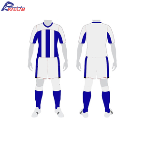 Vente en gros 100% polyester bleu o-cou demi-manches football uniforme de football pour hommes et femmes Logo personnalisé inclus - Product Image 4