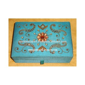 Boîte à bijoux brodée - Product Image 1