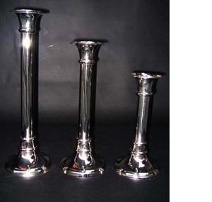 Juego de 3 candelabros de metal hechos a mano de aluminio plateado de calidad superior, candelabros elegantes para decoraciones navideñas de boda - Product Image 1