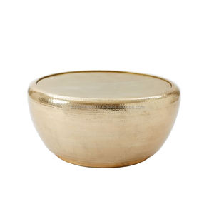 Mesa de centro de diseño en relieve Mesa auxiliar de aluminio de metal Forma redonda Acabado en bronce Muebles decorativos para sala de estar - Product Image 4