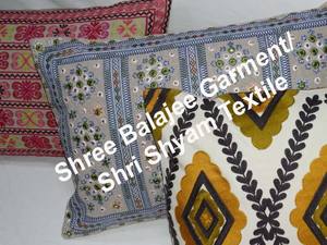 Housse de coussin de canapé en coton non tissé brodé Suzani 100% coton écologique Coussin décoratif Coussin indien fait à la main - Product Image 5