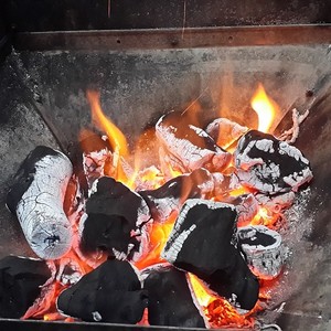 Charbon de bois de café du Vietnam de qualité supérieure – Haute chaleur, faible teneur en cendres et combustion longue durée pour les acheteurs en gros - Product Image 6