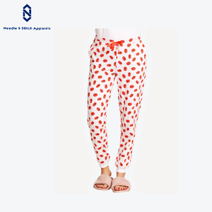 Ropa de dormir suave y ligera para mujer de fabricante al por mayor, personalizada, de talla grande, transpirable, cómoda, sencilla, con estampado térmico de invierno - Product Image 1