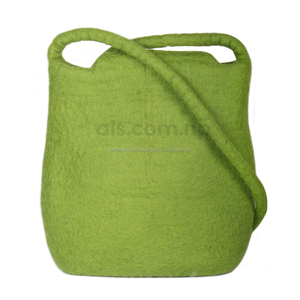 Venta al por Mayor de Bolsos de Hombro de Fieltro Hechos a Mano para Mujer - Bolso Tote de Fieltro Verde Fabricado en Nepal - Bolso de Fieltro de Lana para Damas - Product Image 2