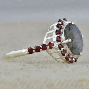 Bague en pierre précieuse grenat Labradorite naturelle Bague en argent sterling 925 avec bague à la mode classique plaquée argent pour cadeau de mariage. - Product Image 3