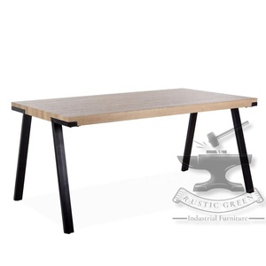 Mesa de comedor industrial de madera de acacia con patas de hierro - Product Image 5