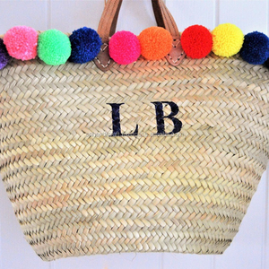 ตะกร้าชายหาดพร้อมปอมปอมโมโนแกรมสั่งทำทันสมัย - Product Image 1