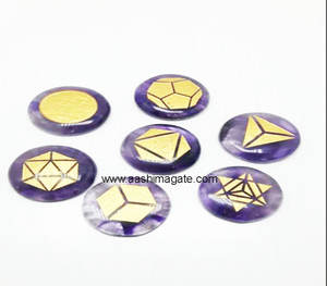Venta al por mayor Natural amatista piedra conjunto Feng Shui grabado geometría símbolo Chakra curación Reiki minerales gemas para compra a granel - Product Image 1