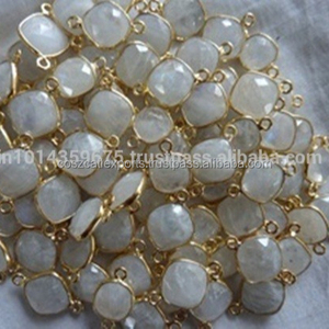 Arcoíris-piedra lunar Oval Briollete, bisel chapado en oro, conector de Plata de Ley 925, Gema - Product Image 1
