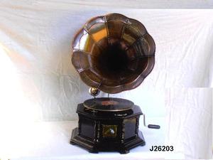 Gramófono de Metal Pintado de Negro con Base Redonda de Madera, Decoración para el Hogar, Gramófono para Sala de Estar - Product Image 6