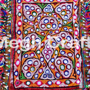 Bolsos de Mano Kutch Bordados a Mano de Diseñador - Bolsos Vintage - Bolsos Theli con Espejo Kutch - Bolsos de Mano para Mujer al por Mayor - Product Image 2