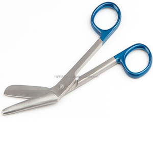 TIJERAS MÉDICAS 5,5 "Herramientas Quirúrgicas Instrumentos CURVADOS/CURVADOS - Product Image 1