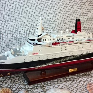 Queen Elizabeth 2 Modèle de bateau de croisière en bois Ocean Liner avec lumières Autres véhicules jouets Gia Nhien 5-7 ans - Product Image 1