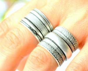 แหวน kuchi พื้นเมืองแบบยูนิเซ็กส์พร้อมหลอดหนาสายรูปทรงเรขาคณิตโค้งมนเคลือบสีโรสโกลด์คลาสสิกทำจากสแตนเลส - Product Image 1