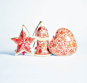 Adornos navideños de madera pintados a mano, Campana decorativa en color negro y personalizado - Product Image 5