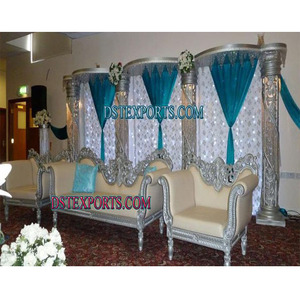 เวทีต้อนรับงานแต่งงานพร้อมเฟอร์นิเจอร์สีเงิน,เสาคริสตัลไฟเบอร์สำหรับงานแต่งงานพร้อมชุดโซฟาเจ้าสาวและเจ้าบ่าวสองที่นั่ง Cha - Product Image 1