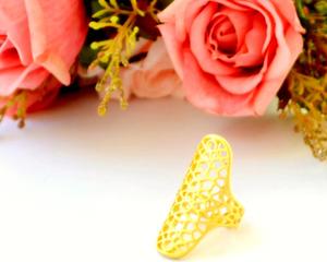 Anillo de banda de eternidad de encaje de filigrana ovalada ancha con grabado de tubo curvo grande unisex diseño turco bohemio chapado en oro de 18 quilates - Product Image 6