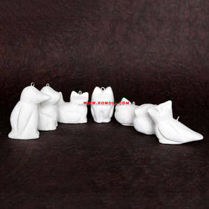 Adorno colgante en forma de conejo pintado a mano, decoración artesanal de animales, regalo único de recuerdo de conejito hecho a mano - Product Image 3