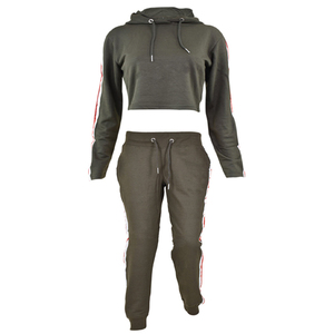Ensemble de jogging deux pièces pour femmes, survêtement de sport personnalisé - Product Image 1