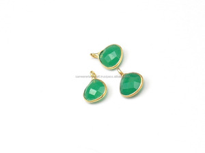 Forme de coeur de pierre précieuse d'onyx vert avec la fabrication de bijoux plaqués or connecteur de lunette de charme à facettes à la main - Product Image 5