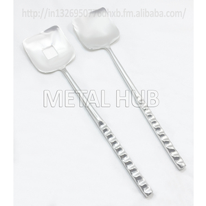 Juego de servicio de ensalada ecológico, cubiertos de acero inoxidable forjados a mano | Metalware sostenible para catering y regalos - Product Image 1