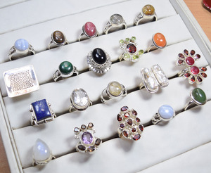 Derniers bijoux en argent Lot de 20 bagues en pierre pour la vente en gros Bijoux en argent vermeil éternité Pierres précieuses naturelles Bague en argent 925 - Product Image 5