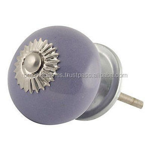 OMG Industries 'Boutons ronds en céramique peints à la main multicolores pour la cuisine, la chambre à coucher, la garde-robe, la commode et le tiroir d'utilisation de l'hôtel. - Product Image 3