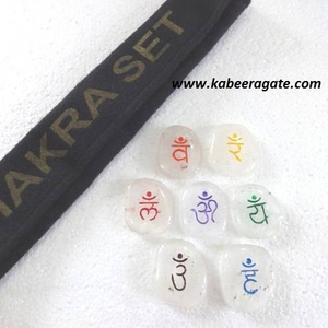 Vente en gros de chakras de quartz en cristal coloré, mot sanskrit, pierre de palmier avec sac à main en velours, pierre précieuse - Product Image 1